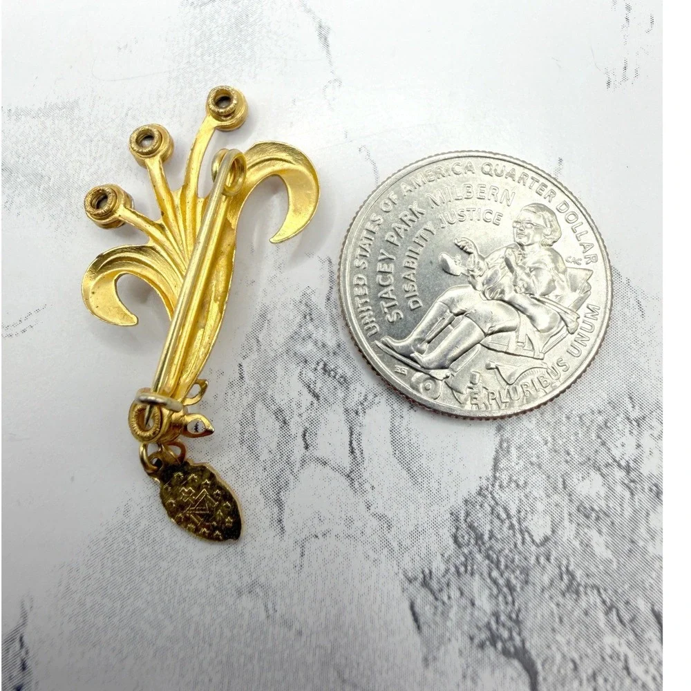 Vintage Gold Floral Spray Brooch AB Rhinestones Pearl Religious Charm‎ Pin